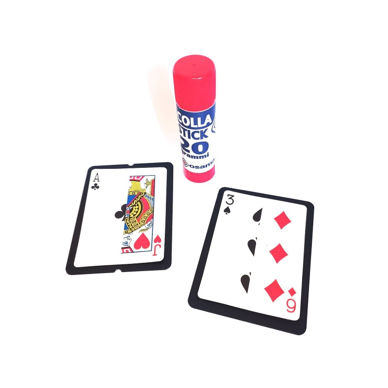 Ejemplo de como queda una carta gimmick pegada con la Plantilla de Pegado de precisión de Magia3D. Perfecto!